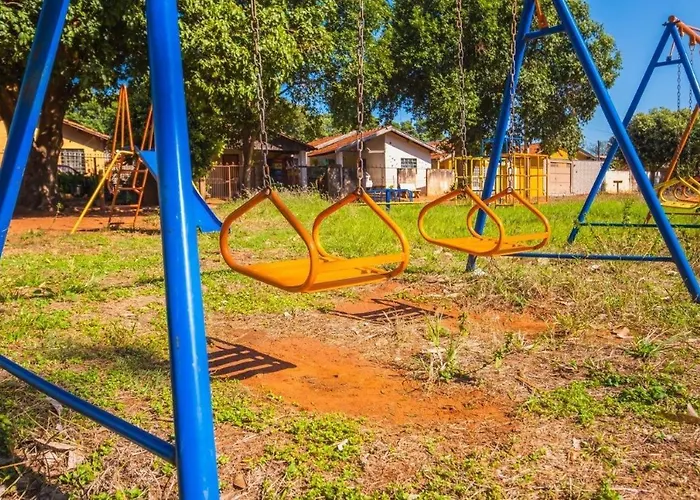 Casa Com 2 Suites, Cozinha Completa , Area De Lazer, Piscina Infantil, 10 Min Do Parque Aquatico